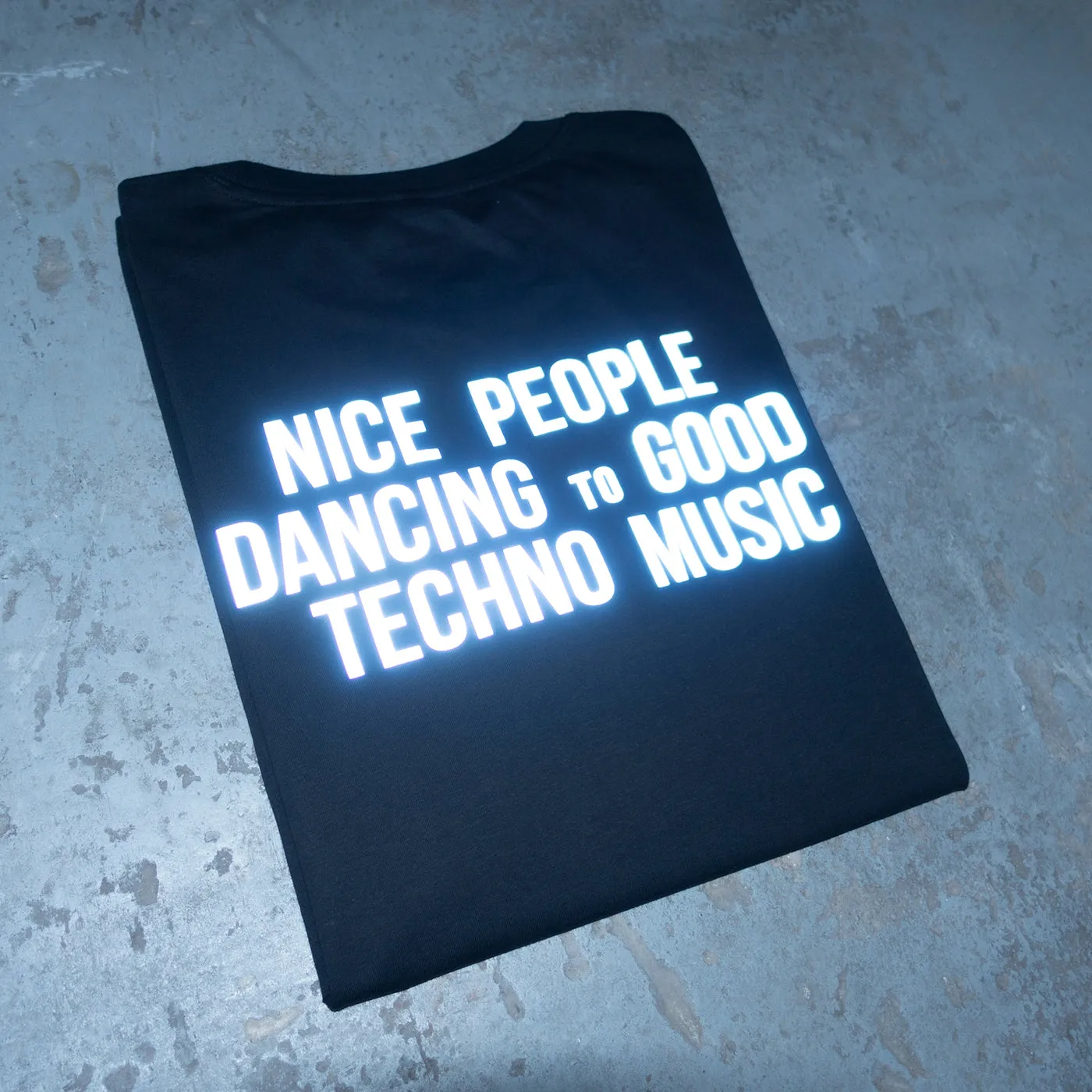 Reflective Peoples Techno  - Oversized Tshirt - Black